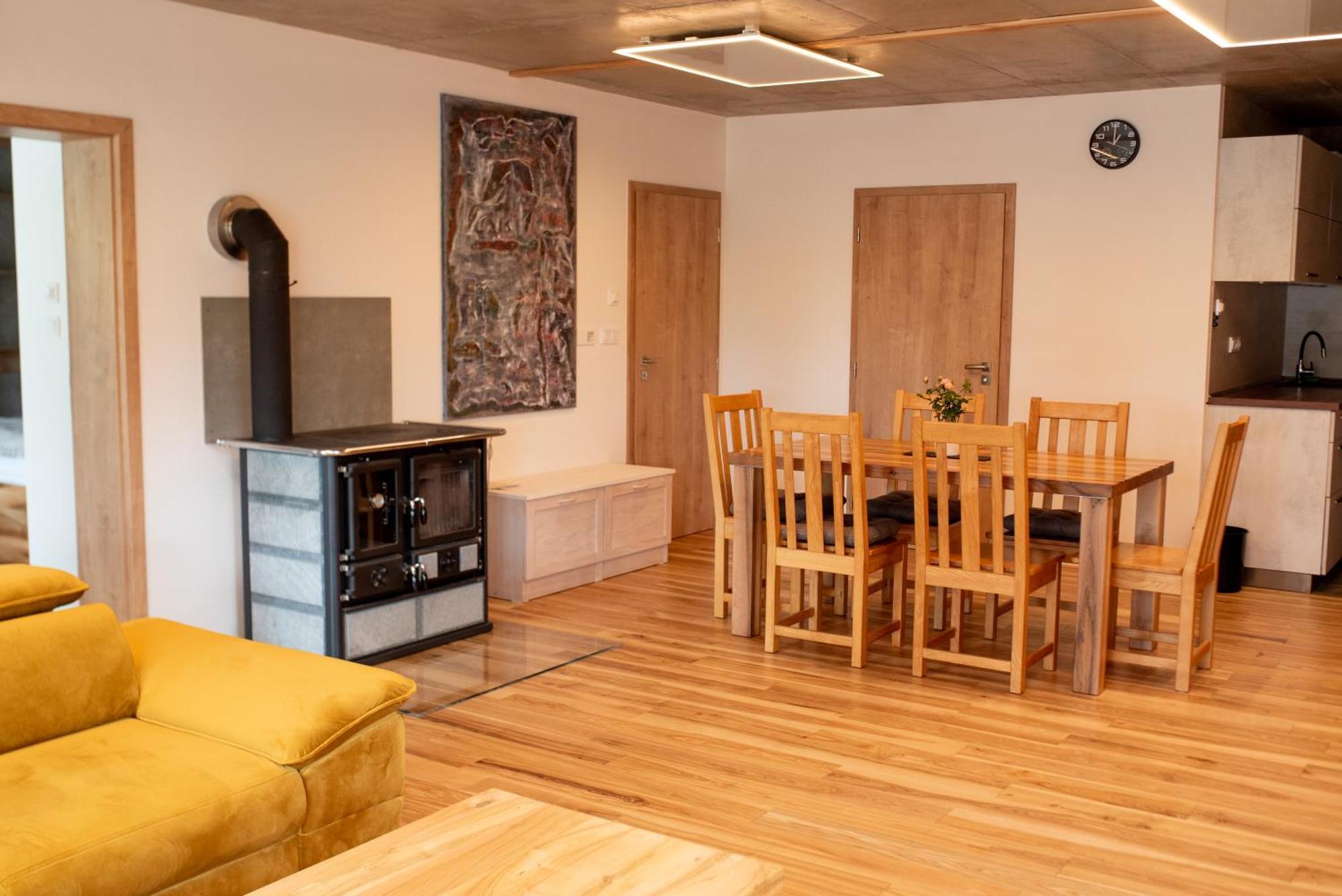 נובה מסטו נה מורבה Apartman U Holoubka מראה חיצוני תמונה